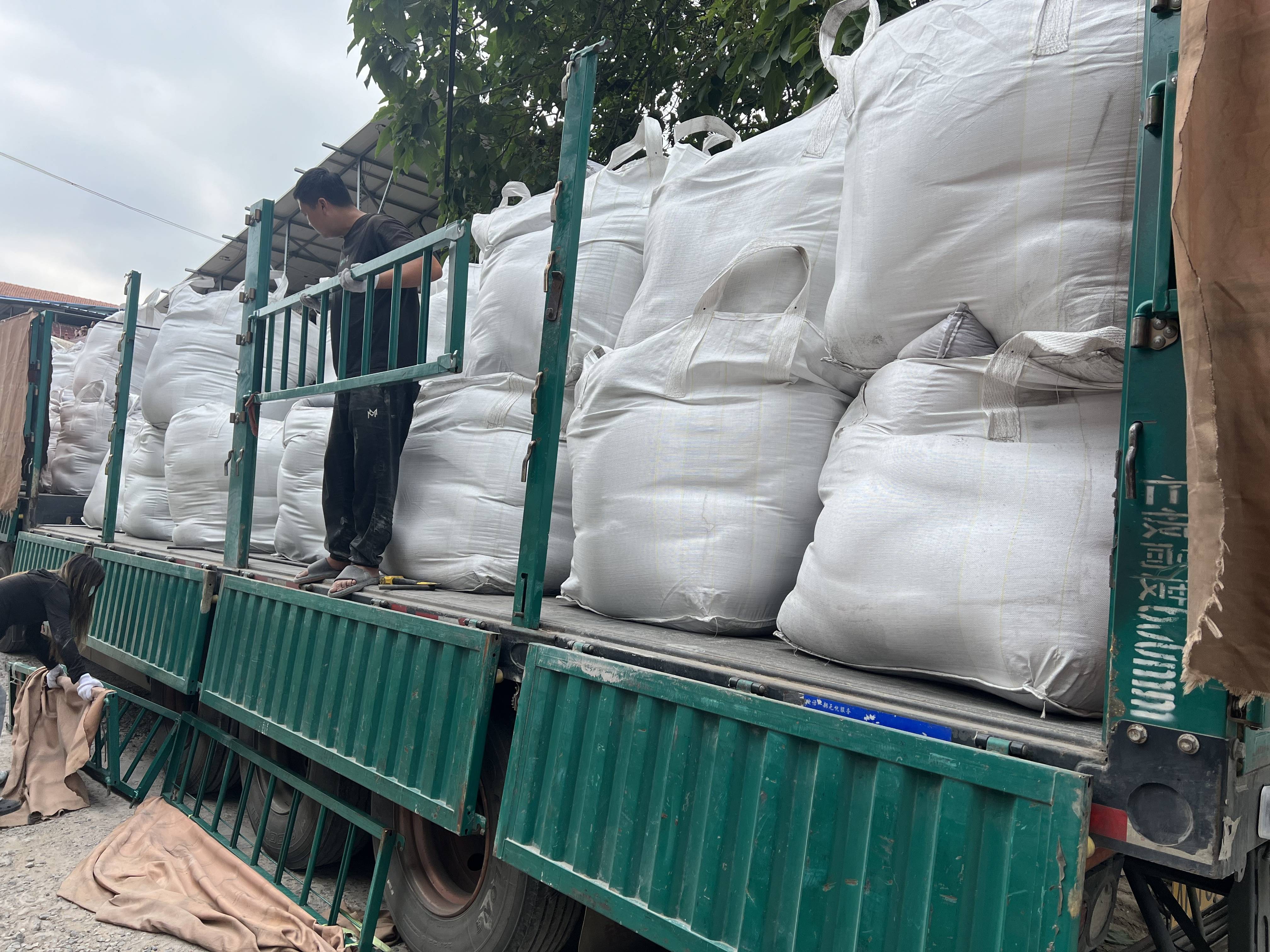 礦用封孔注專用料裝車發往:山西長治